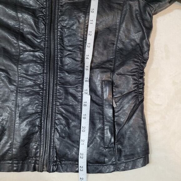 Le Chateau Black Faux Leather Jacket - Size Medium‎ - Picture 7 of 10
